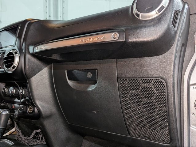 2015 Jeep Wrangler Unlimited 3.6L 6 Cyl 4WD 4dr Sahara