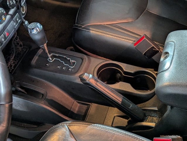 2015 Jeep Wrangler Unlimited 3.6L 6 Cyl 4WD 4dr Sahara