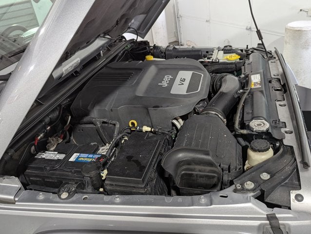 2015 Jeep Wrangler Unlimited 3.6L 6 Cyl 4WD 4dr Sahara