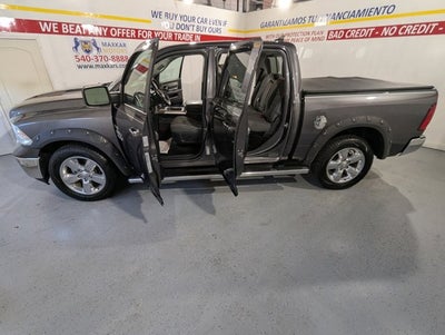 2016 RAM 1500 4WD Crew Cab 140.5" Big Horn