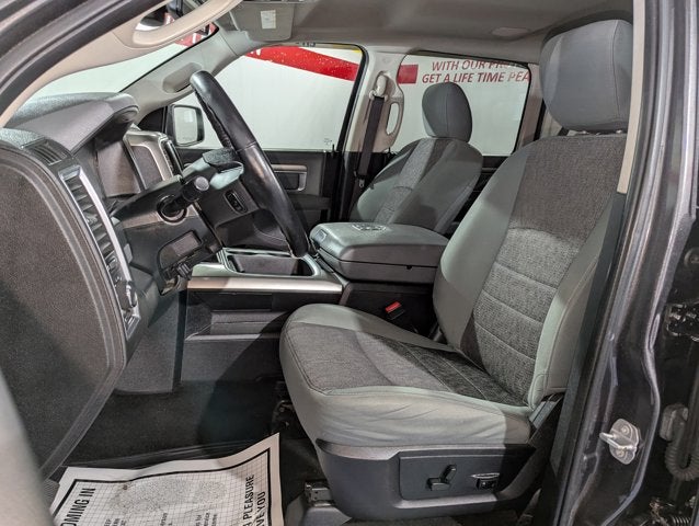 2016 RAM 1500 4WD Crew Cab 140.5" Big Horn