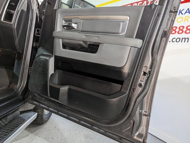 2016 RAM 1500 4WD Crew Cab 140.5" Big Horn