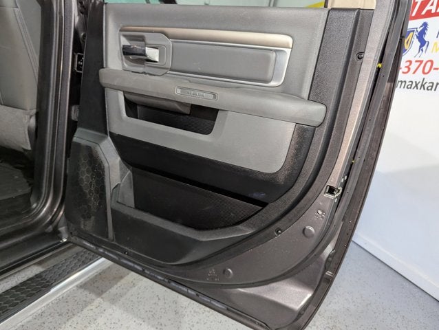 2016 RAM 1500 4WD Crew Cab 140.5" Big Horn