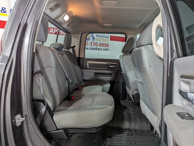 2016 RAM 1500 4WD Crew Cab 140.5" Big Horn