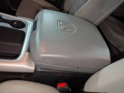 2016 RAM 1500 4WD Crew Cab 140.5" Big Horn