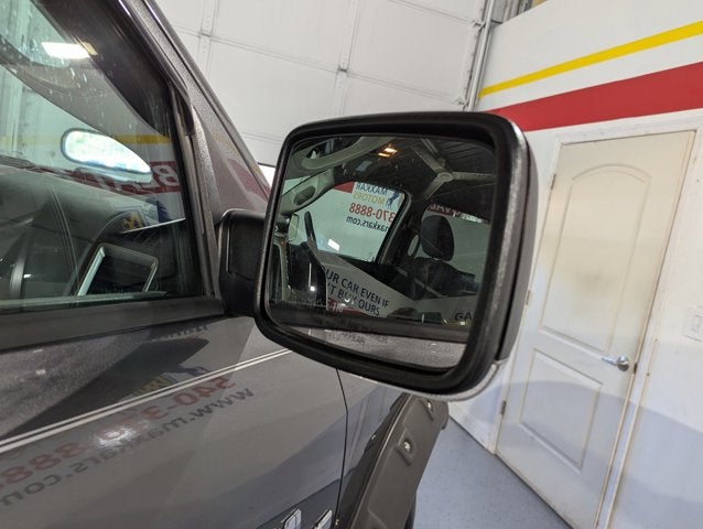 2016 RAM 1500 4WD Crew Cab 140.5" Big Horn