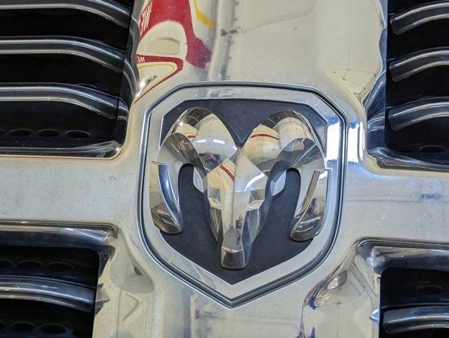 2016 RAM 1500 4WD Crew Cab 140.5" Big Horn