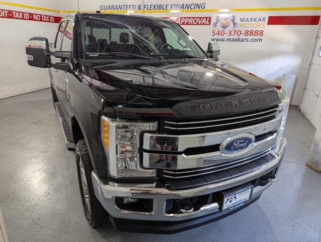 2017 Ford Super Duty F-350 SRW 6.2L 8 Cyl Lariat 4WD Crew Cab 8' Box