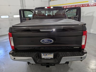 2017 Ford Super Duty F-350 SRW 6.2L 8 Cyl Lariat 4WD Crew Cab 8' Box