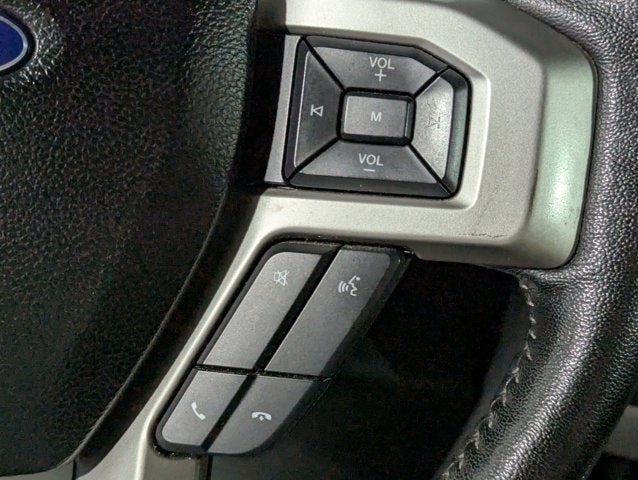 2017 Ford Super Duty F-350 SRW 6.2L 8 Cyl Lariat 4WD Crew Cab 8' Box