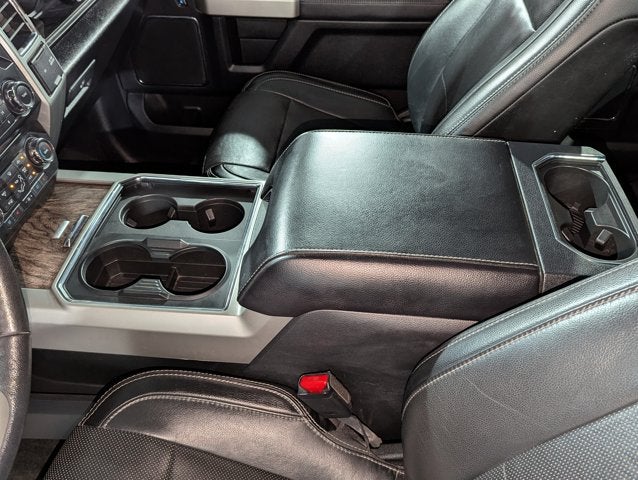 2017 Ford Super Duty F-350 SRW 6.2L 8 Cyl Lariat 4WD Crew Cab 8' Box