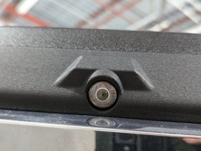 2017 Ford Super Duty F-350 SRW 6.2L 8 Cyl Lariat 4WD Crew Cab 8' Box