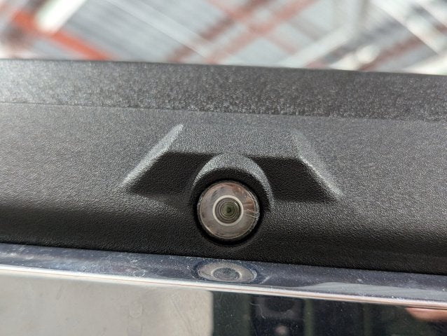 2017 Ford Super Duty F-350 SRW 6.2L 8 Cyl Lariat 4WD Crew Cab 8' Box