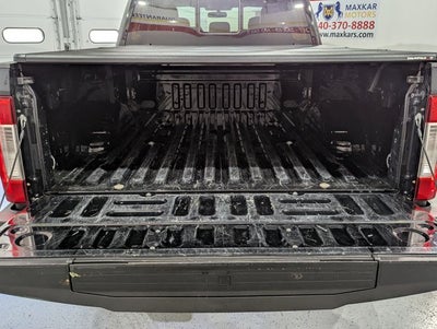 2017 Ford Super Duty F-350 SRW 6.2L 8 Cyl Lariat 4WD Crew Cab 8' Box