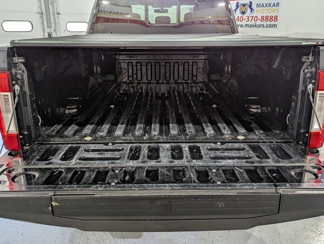 2017 Ford Super Duty F-350 SRW 6.2L 8 Cyl Lariat 4WD Crew Cab 8' Box