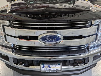 2017 Ford Super Duty F-350 SRW 6.2L 8 Cyl Lariat 4WD Crew Cab 8' Box