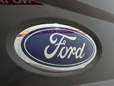 2017 Ford Super Duty F-350 SRW 6.2L 8 Cyl Lariat 4WD Crew Cab 8' Box