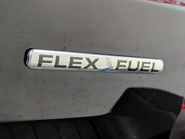 2017 Ford Super Duty F-350 SRW 6.2L 8 Cyl Lariat 4WD Crew Cab 8' Box