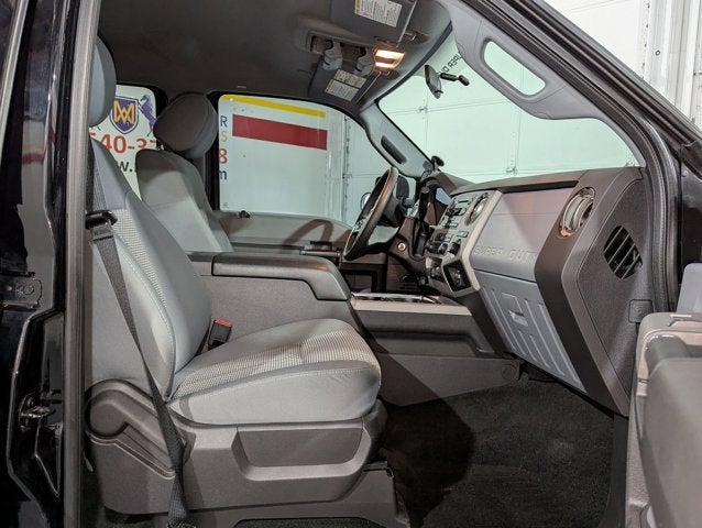 2016 Ford Super Duty F-350 DRW 6.7L V8 Diesel 4WD Crew Cab 172" XLT