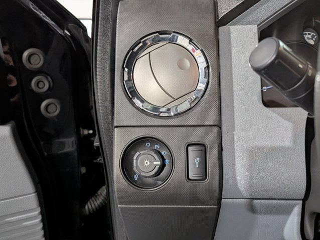 2016 Ford Super Duty F-350 DRW 6.7L V8 Diesel 4WD Crew Cab 172" XLT