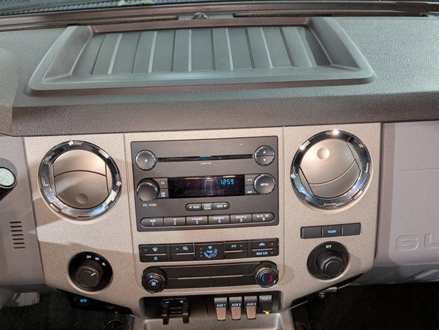 2016 Ford Super Duty F-350 DRW 6.7L V8 Diesel 4WD Crew Cab 172" XLT