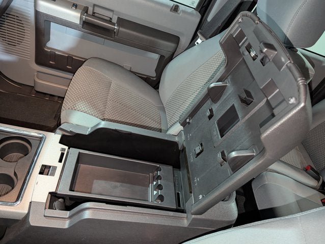 2016 Ford Super Duty F-350 DRW 6.7L V8 Diesel 4WD Crew Cab 172" XLT