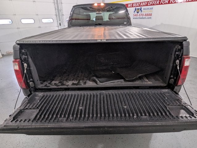 2016 Ford Super Duty F-350 DRW 6.7L V8 Diesel 4WD Crew Cab 172" XLT