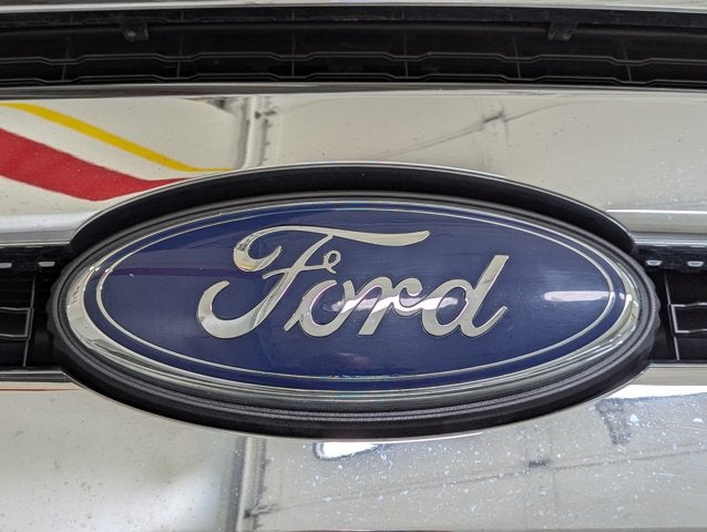 2016 Ford Super Duty F-350 DRW 6.7L V8 Diesel 4WD Crew Cab 172" XLT