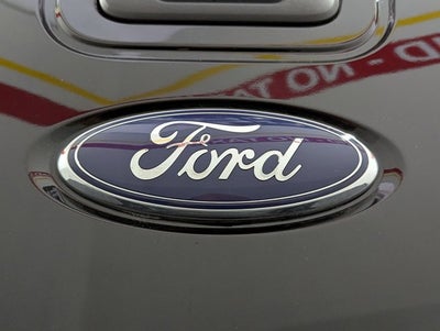 2016 Ford Super Duty F-350 DRW 6.7L V8 Diesel 4WD Crew Cab 172" XLT