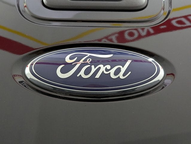 2016 Ford Super Duty F-350 DRW 6.7L V8 Diesel 4WD Crew Cab 172" XLT