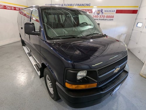 2013 Chevrolet Express Passenger 6.0L 8 Cyl RWD 3500 155" LS w/1LS