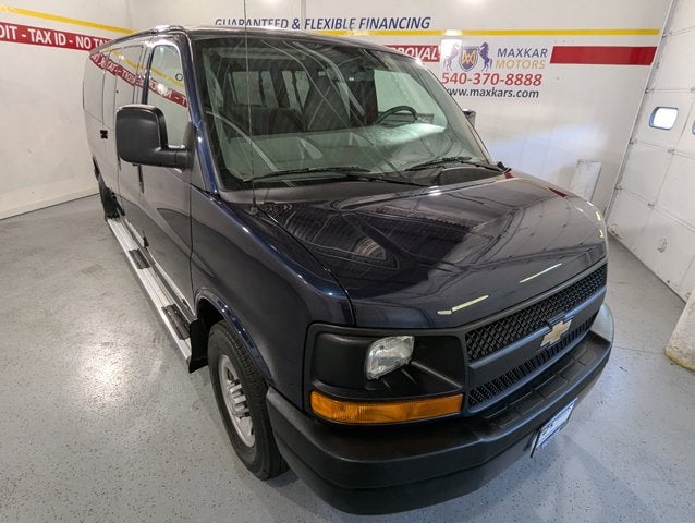 2013 Chevrolet Express Passenger 6.0L 8 Cyl RWD 3500 155" LS w/1LS