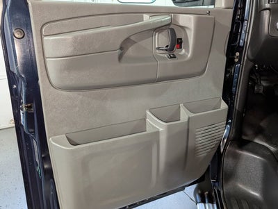 2013 Chevrolet Express Passenger 6.0L 8 Cyl RWD 3500 155" LS w/1LS