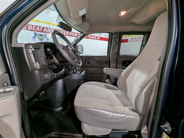 2013 Chevrolet Express Passenger 6.0L 8 Cyl RWD 3500 155" LS w/1LS