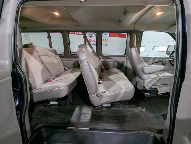 2013 Chevrolet Express Passenger 6.0L 8 Cyl RWD 3500 155" LS w/1LS