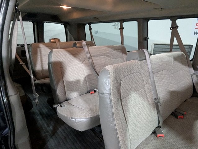 2013 Chevrolet Express Passenger 6.0L 8 Cyl RWD 3500 155" LS w/1LS