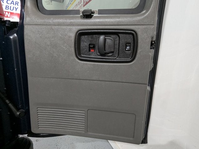 2013 Chevrolet Express Passenger 6.0L 8 Cyl RWD 3500 155" LS w/1LS