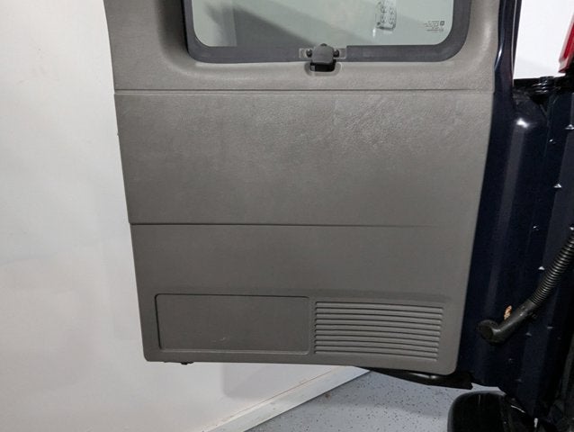 2013 Chevrolet Express Passenger 6.0L 8 Cyl RWD 3500 155" LS w/1LS