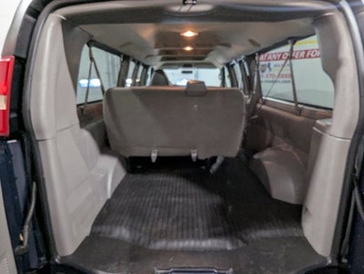 2013 Chevrolet Express Passenger 6.0L 8 Cyl RWD 3500 155" LS w/1LS
