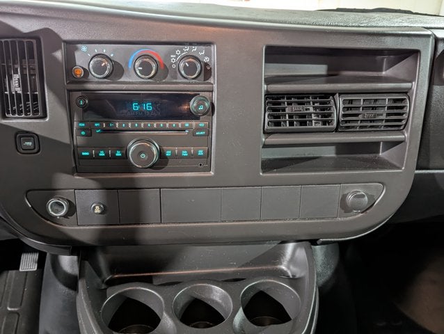 2013 Chevrolet Express Passenger 6.0L 8 Cyl RWD 3500 155" LS w/1LS