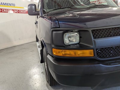 2013 Chevrolet Express Passenger 6.0L 8 Cyl RWD 3500 155" LS w/1LS