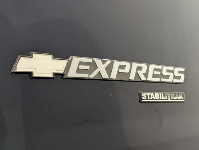 2013 Chevrolet Express Passenger 6.0L 8 Cyl RWD 3500 155" LS w/1LS