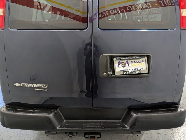 2013 Chevrolet Express Passenger 6.0L 8 Cyl RWD 3500 155" LS w/1LS