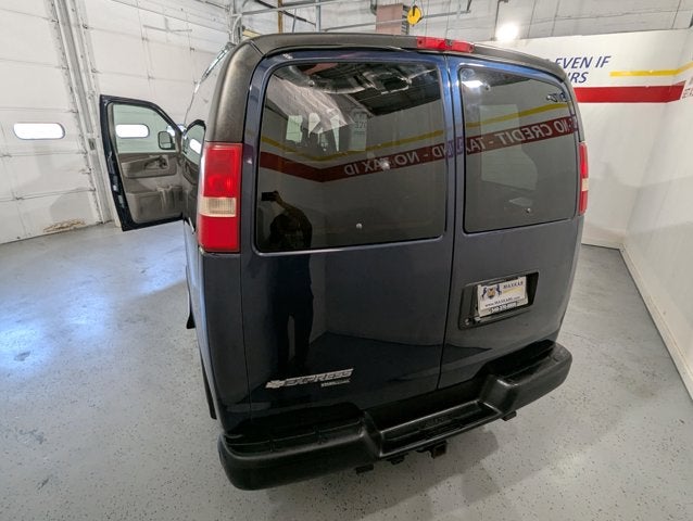 2013 Chevrolet Express Passenger 6.0L 8 Cyl RWD 3500 155" LS w/1LS