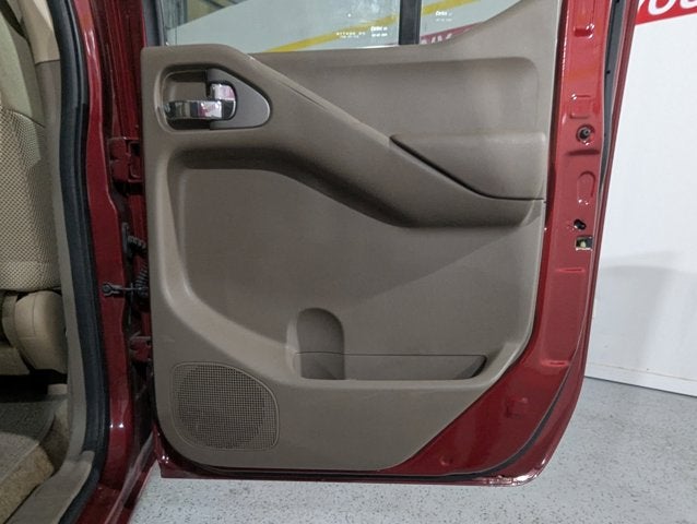 2015 Nissan Frontier 4.0L 6 Cyl 4WD Crew Cab SWB Auto SV