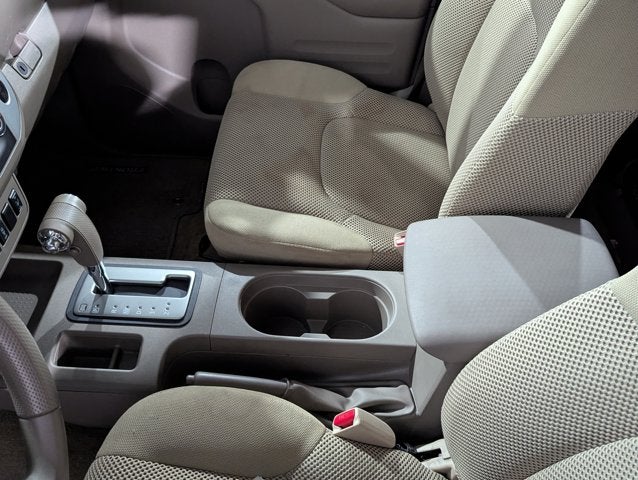 2015 Nissan Frontier 4.0L 6 Cyl 4WD Crew Cab SWB Auto SV