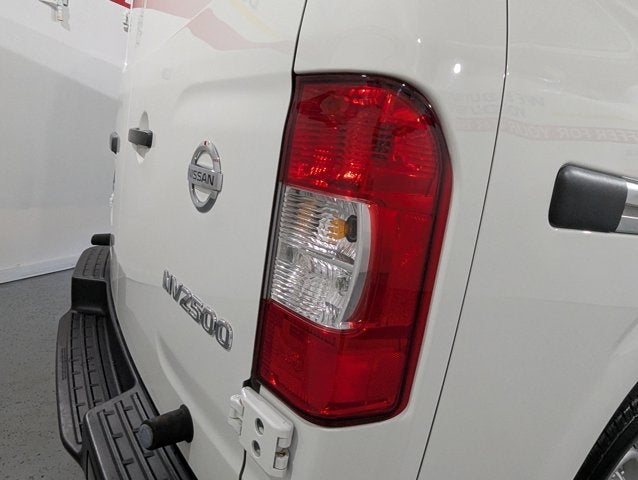 2021 Nissan NV2500 HD Cargo 4.0 6 Cyl S