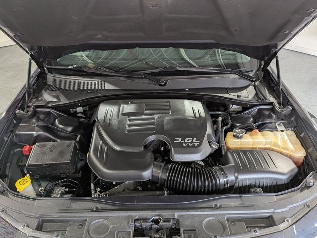 2017 Chrysler 300 3.6L 6 Cyl 300C RWD