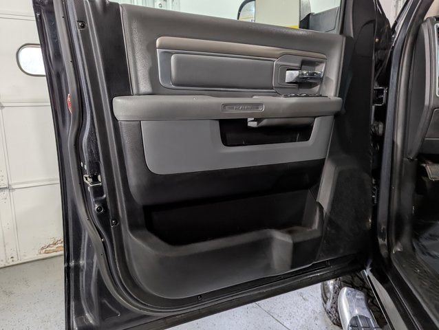 2017 RAM 3500 6.7L 6 Cyl Turbo Diesel Big Horn 4x4 Crew Cab 6'4" Box