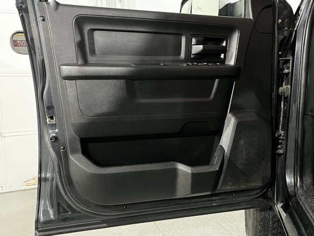 2016 RAM 3500 5.7L 8 Cyl 4WD Crew Cab 169" Tradesman